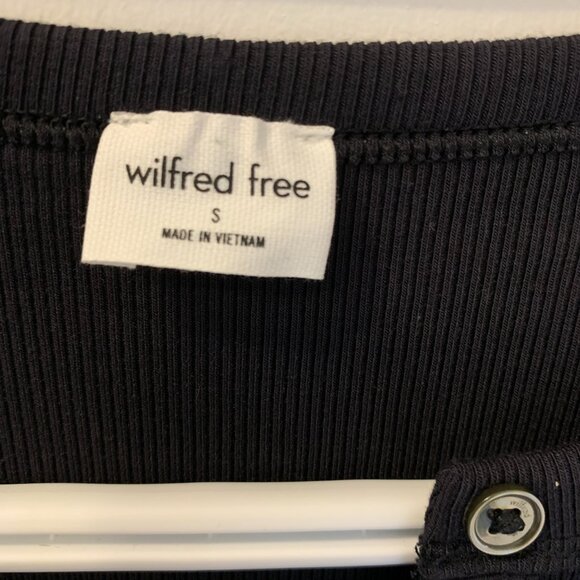 Aritzia small black short jersey dress with top buttons. - Picture 5 of 5